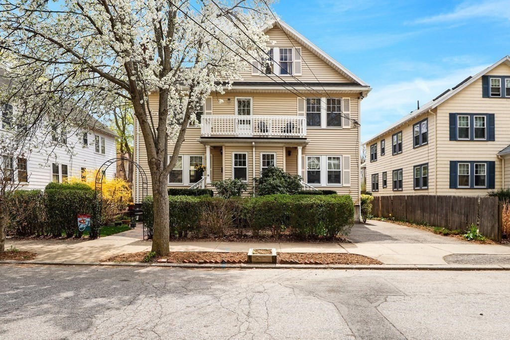 16-18 Whittemore Road, Unit 2 Newton, MA 02458 - Photo 1 of 30 Gallery Image 1