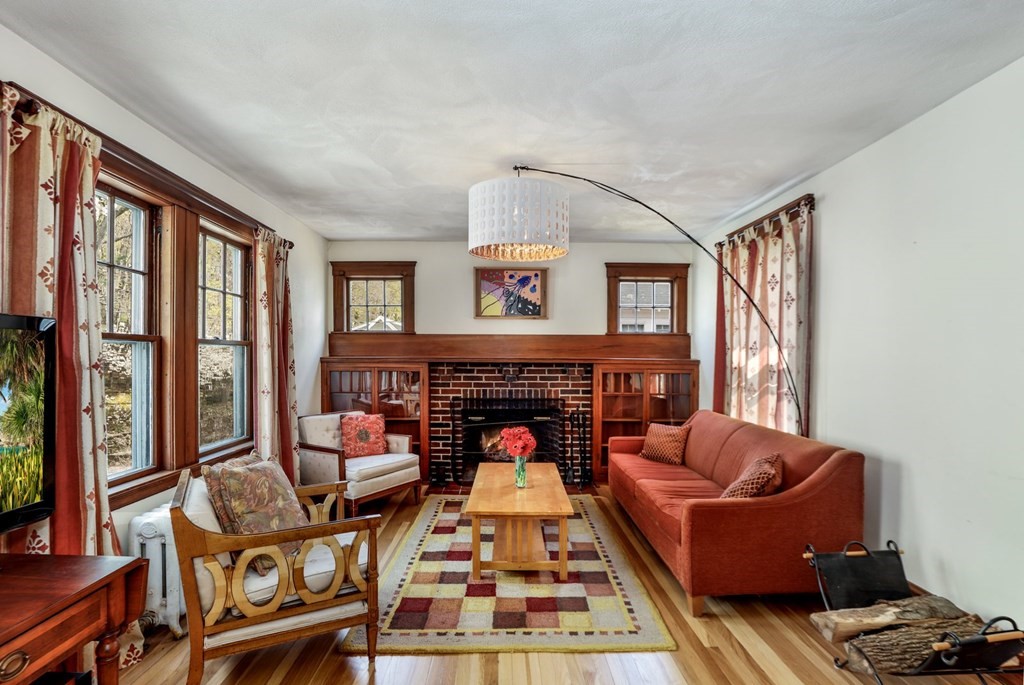 16-18 Whittemore Road, Unit 2 Newton, MA 02458 - Photo 3 of 30 Gallery Image 3
