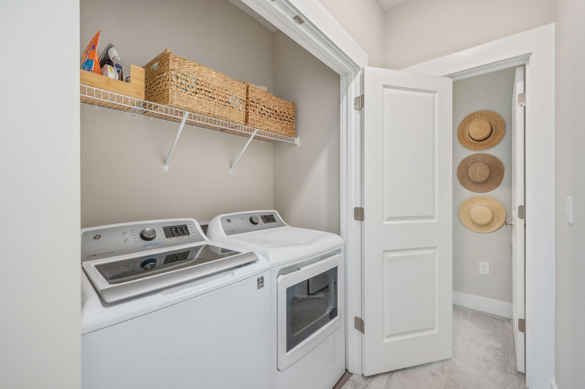 320 North Sand Palm Road Freeport, FL 32439 - Photo 23 of 30 Laundry Room