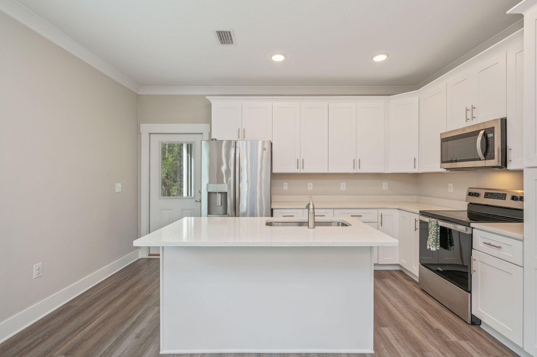 320 North Sand Palm Road Freeport, FL 32439 - Photo 10 of 30 Kitchen