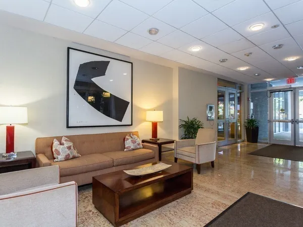 $4,200 | 44 Washington Street, Unit 601, Brookline, MA 02445