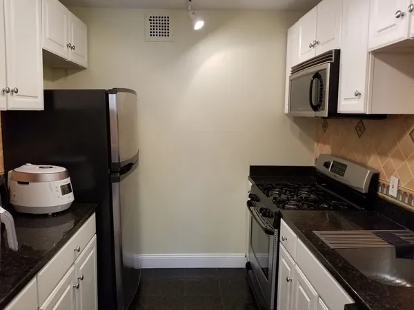 $4,200 | 44 Washington Street, Unit 601, Brookline, MA 02445