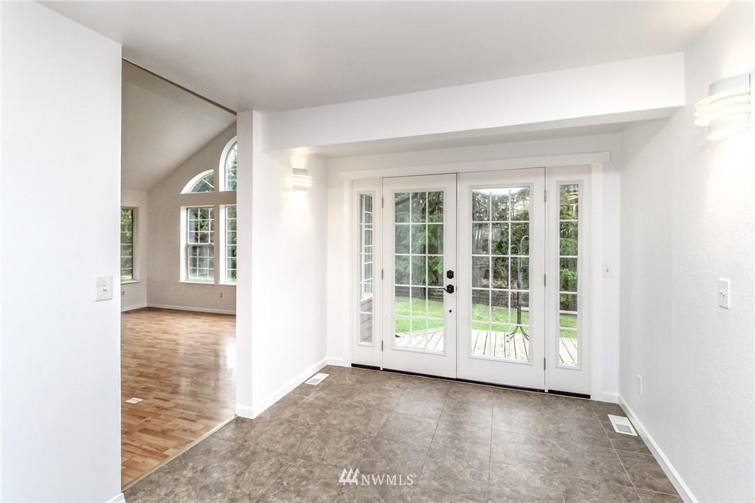 6807 345th Street South Roy, WA 98580 - Photo 12 of 39