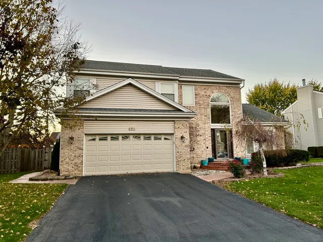 $439,900 | 620 Old Oak Circle, Algonquin, IL 60102