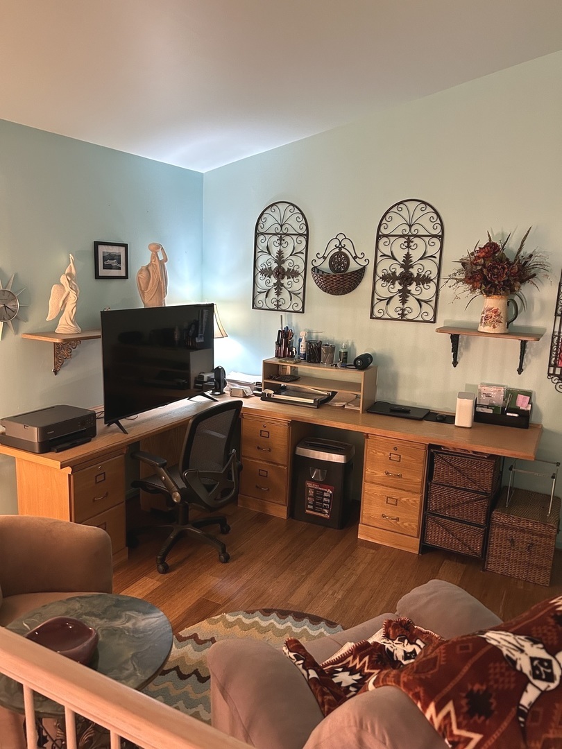 620 Old Oak Circle Algonquin, IL 60102 - Photo 22 of 29 a living room with furniture a rug and a wall painting