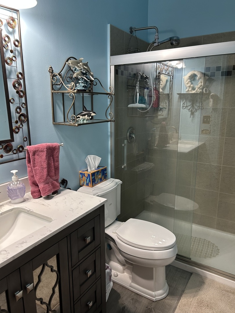 620 Old Oak Circle Algonquin, IL 60102 - Photo 24 of 29 a bathroom with a sink a toilet and shower