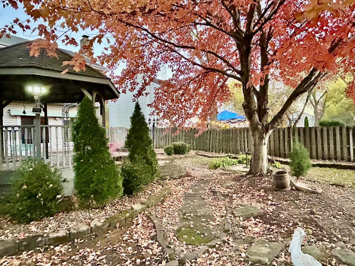 620 Old Oak Circle Algonquin, IL 60102 - Photo 26 of 29 a view of a backyard with trees