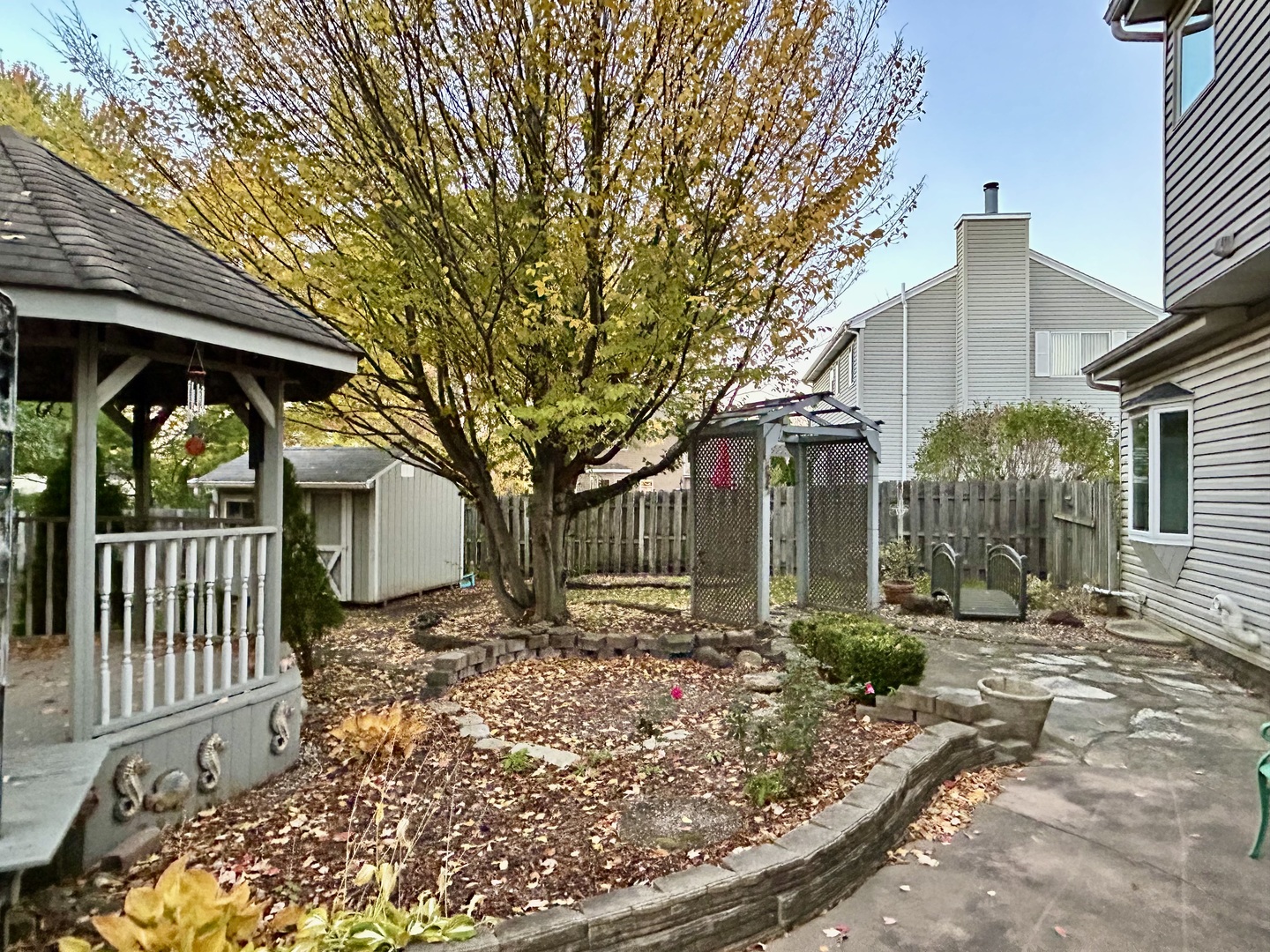 620 Old Oak Circle Algonquin, IL 60102 - Photo 27 of 29 a front view of a house