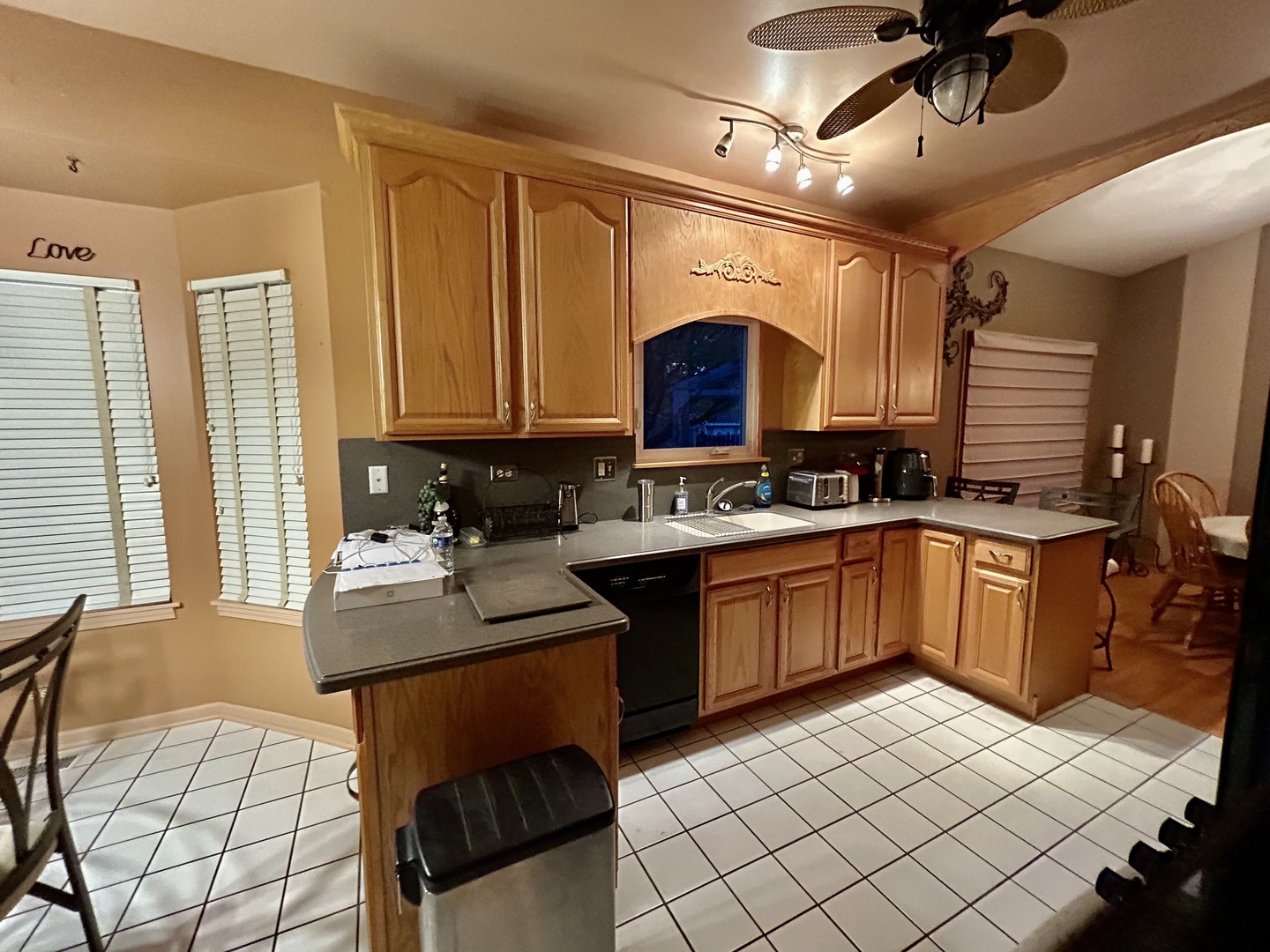 620 Old Oak Circle Algonquin, IL 60102 - Photo 8 of 29 a kitchen with a sink appliances and cabinets