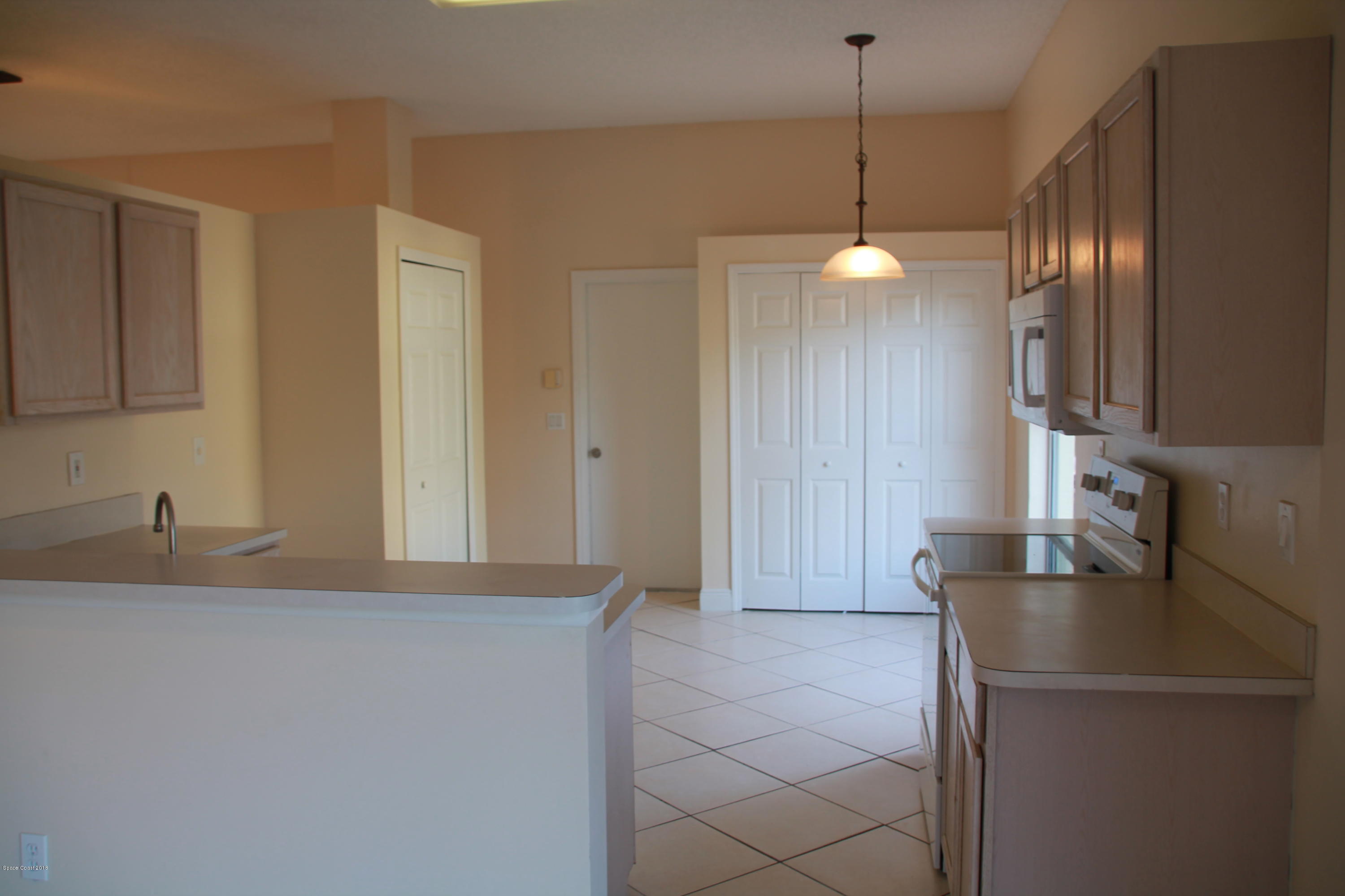 771 Titan Road Southeast Palm Bay, FL 32909 - Photo 10 of 19 Kitchen