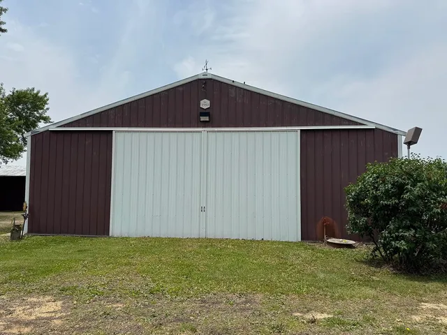 $325,000 | 23633 Carroll Road, Lanark, IL 61046