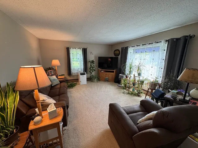 $325,000 | 23633 Carroll Road, Lanark, IL 61046