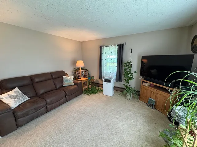 $325,000 | 23633 Carroll Road, Lanark, IL 61046