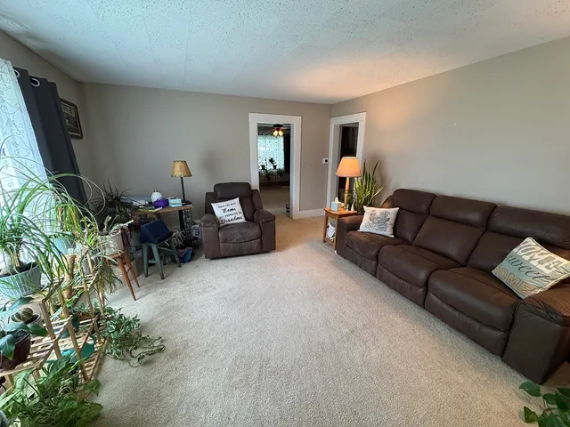 $325,000 | 23633 Carroll Road, Lanark, IL 61046