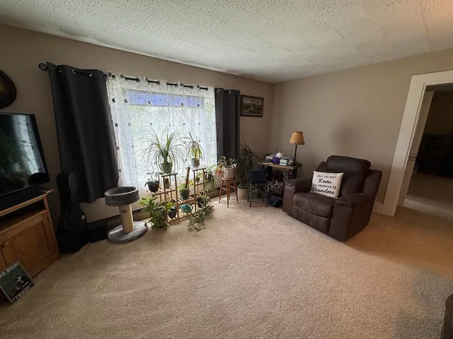 $325,000 | 23633 Carroll Road, Lanark, IL 61046