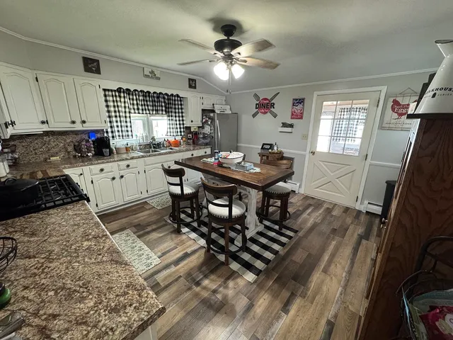 $325,000 | 23633 Carroll Road, Lanark, IL 61046