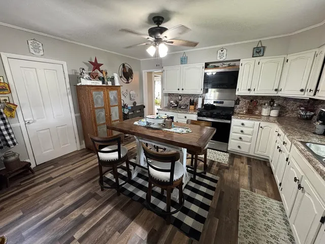 $325,000 | 23633 Carroll Road, Lanark, IL 61046