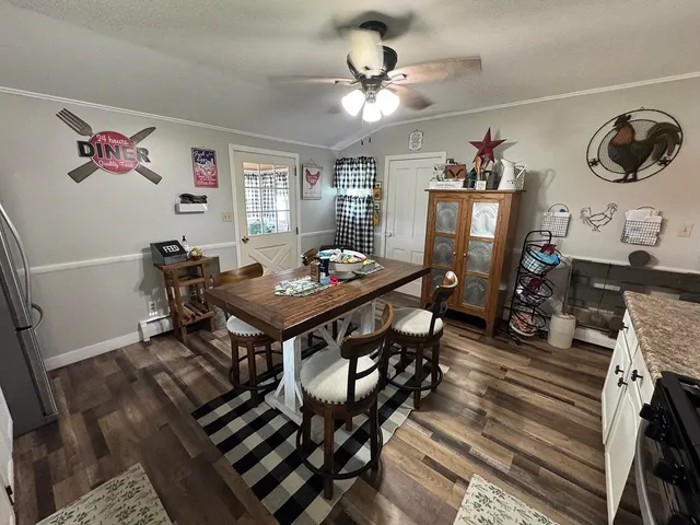 $325,000 | 23633 Carroll Road, Lanark, IL 61046