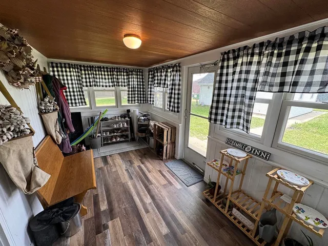 $325,000 | 23633 Carroll Road, Lanark, IL 61046