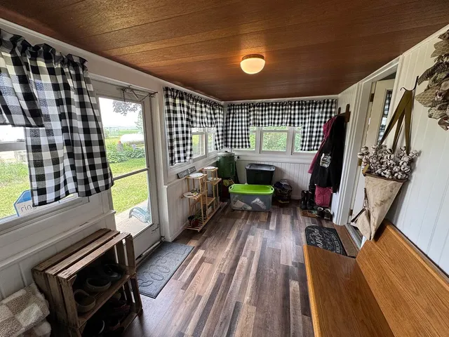 $325,000 | 23633 Carroll Road, Lanark, IL 61046