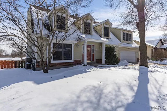 $285,000 | 1044 Holly River Drive, Florissant, MO 63031