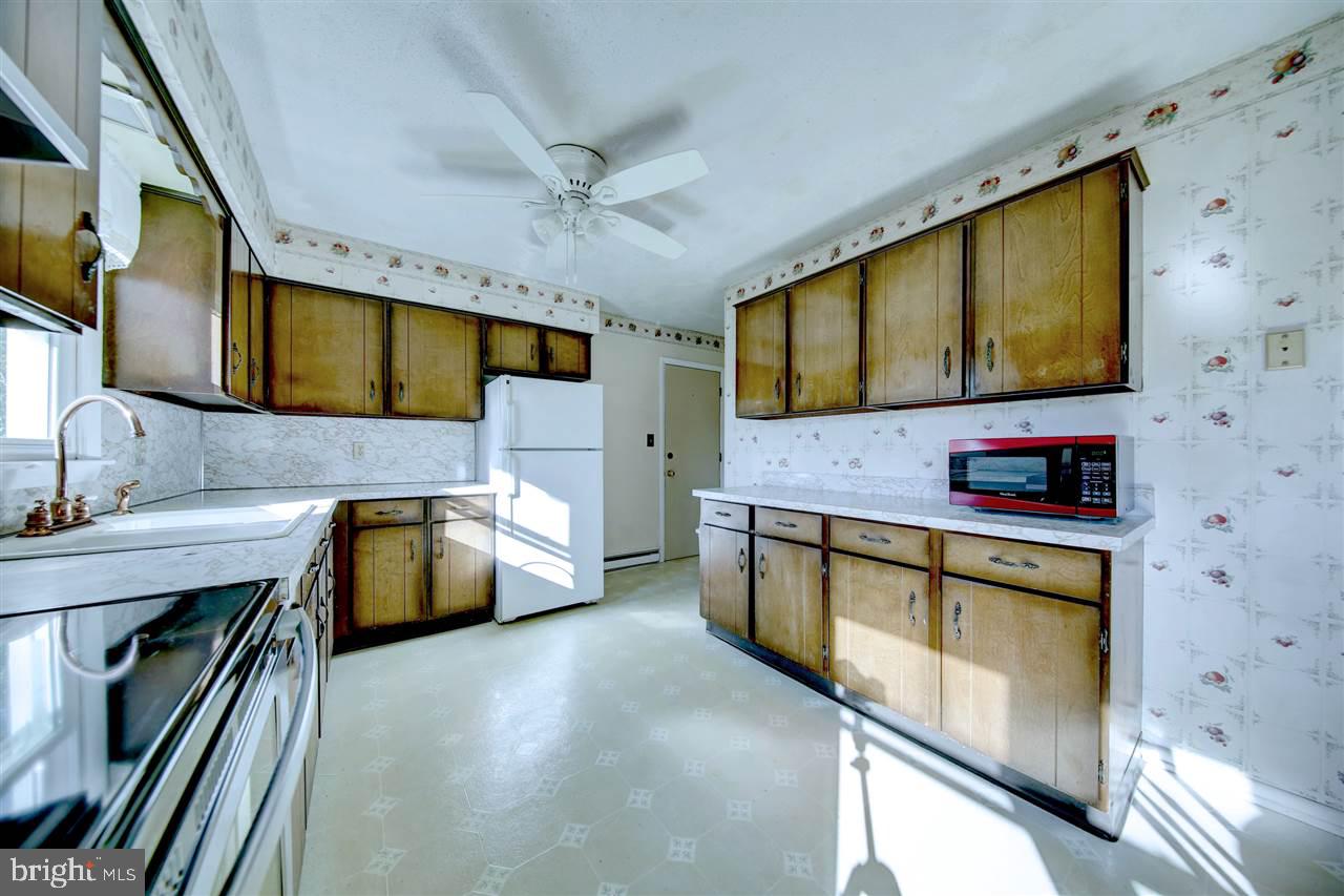 4570 Bridgeview Road Stewartstown, PA 17363 - Photo 8 of 36 Gallery Image 8