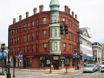 $2,050 | 3 Forest Street, Unit 402, Medford, MA 02155