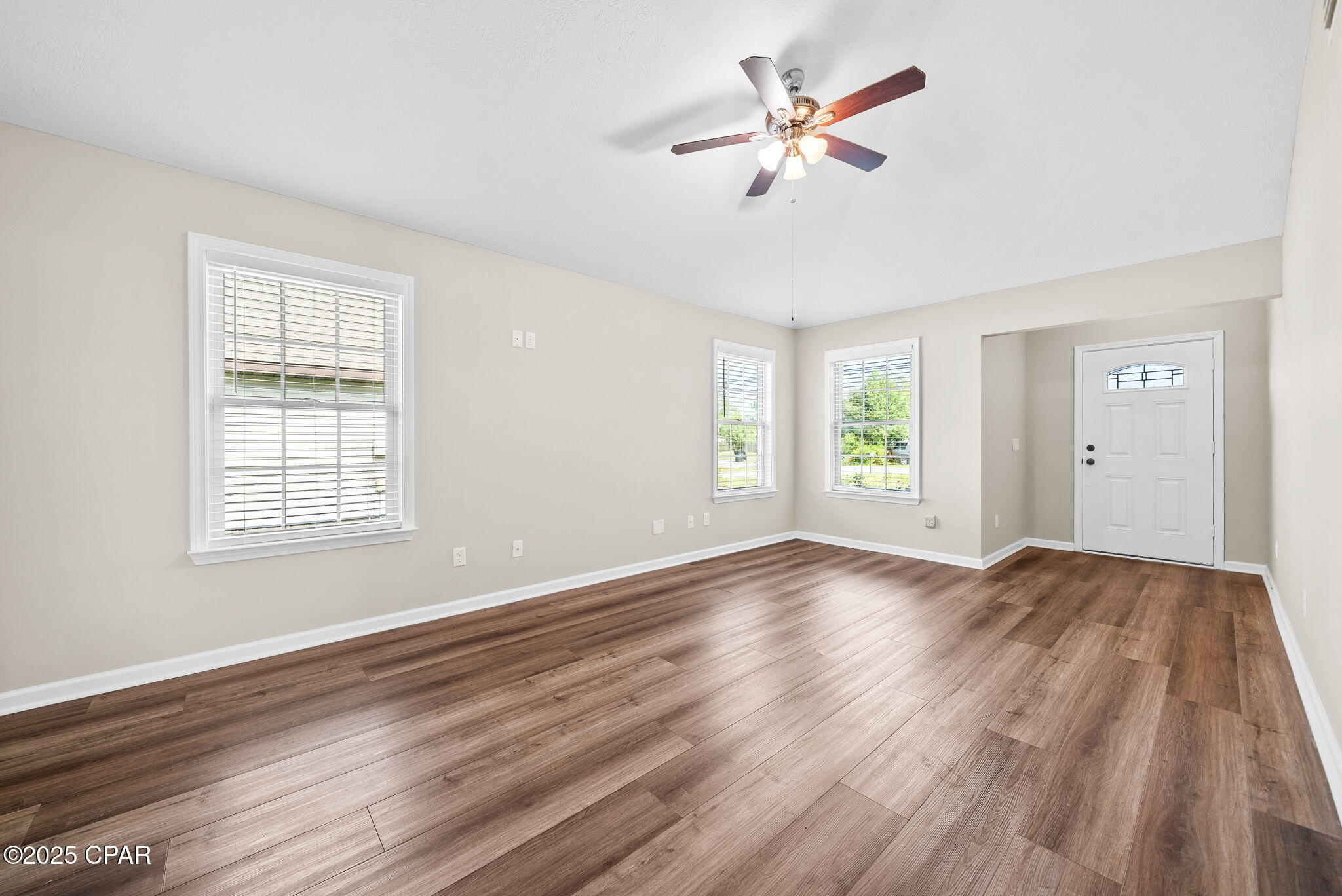 3334 10 Acre Road Panama City, FL 32405 - Photo 3 of 24