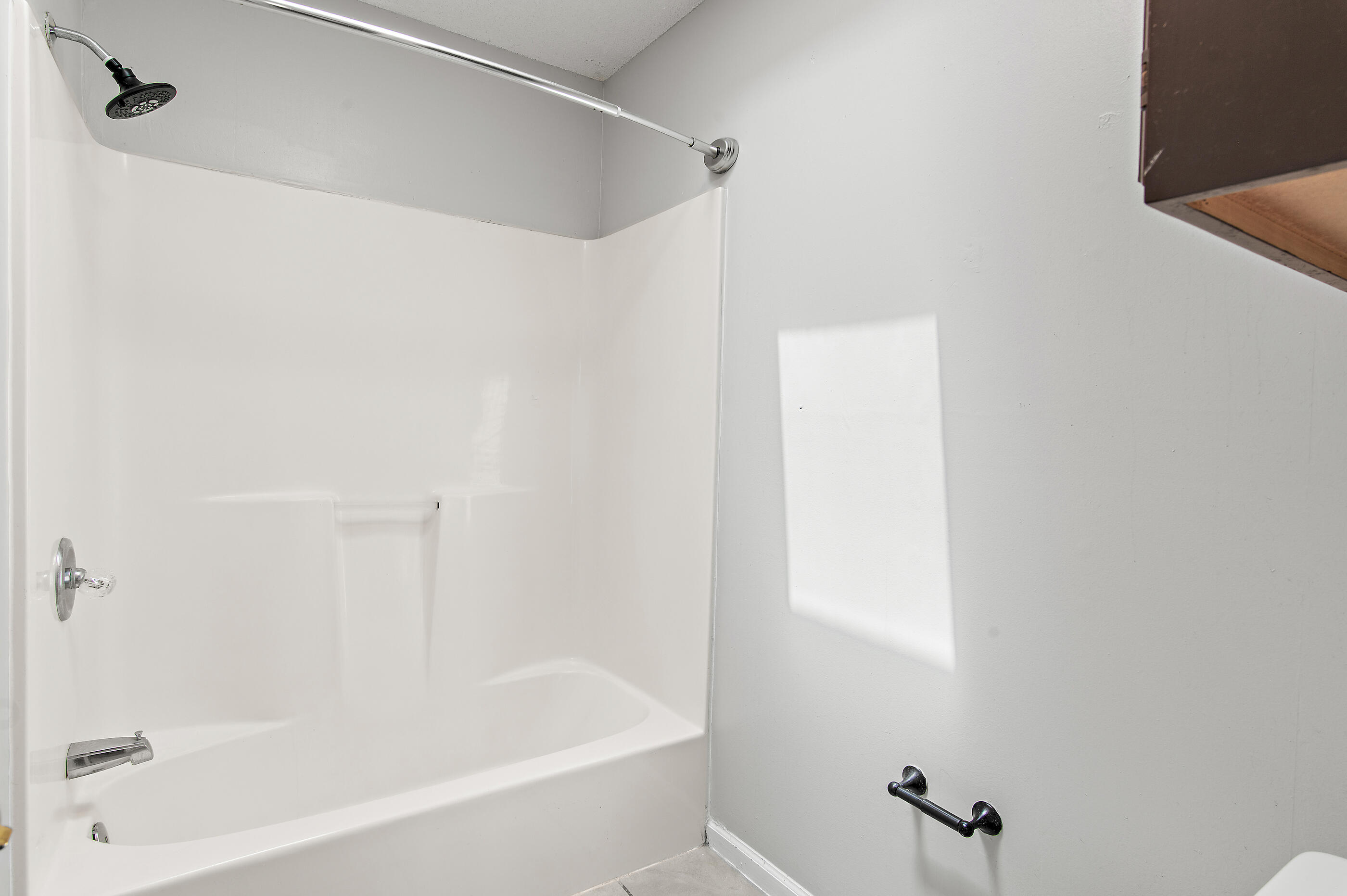 50 Rue D Honfleur Destin, FL 32541 - Photo 18 of 25 Guest bath