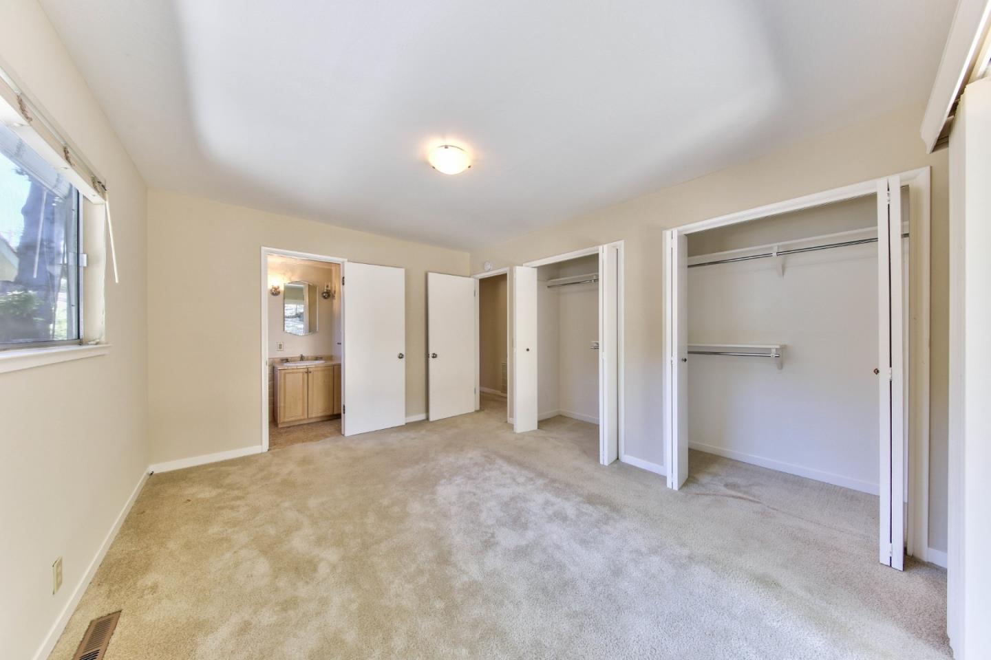 0 Junipero 4 Nw 10th Avenue Carmel, CA 93921 - Photo 11 of 22 an empty room with closet and a bathroom