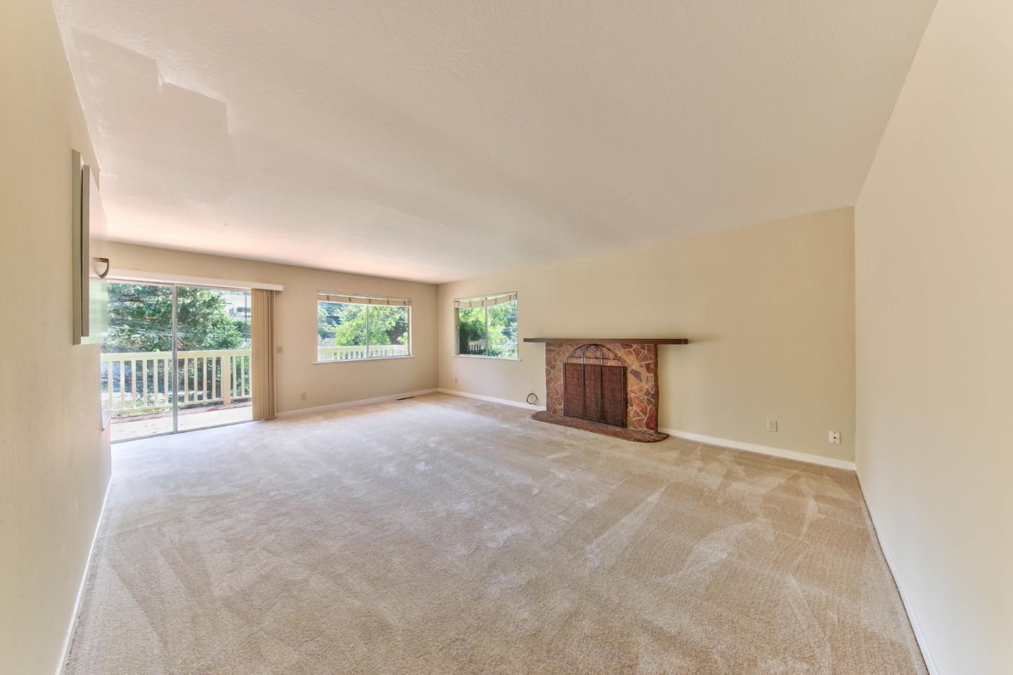 0 Junipero 4 Nw 10th Avenue Carmel, CA 93921 - Photo 4 of 22 a view of an empty room with a window