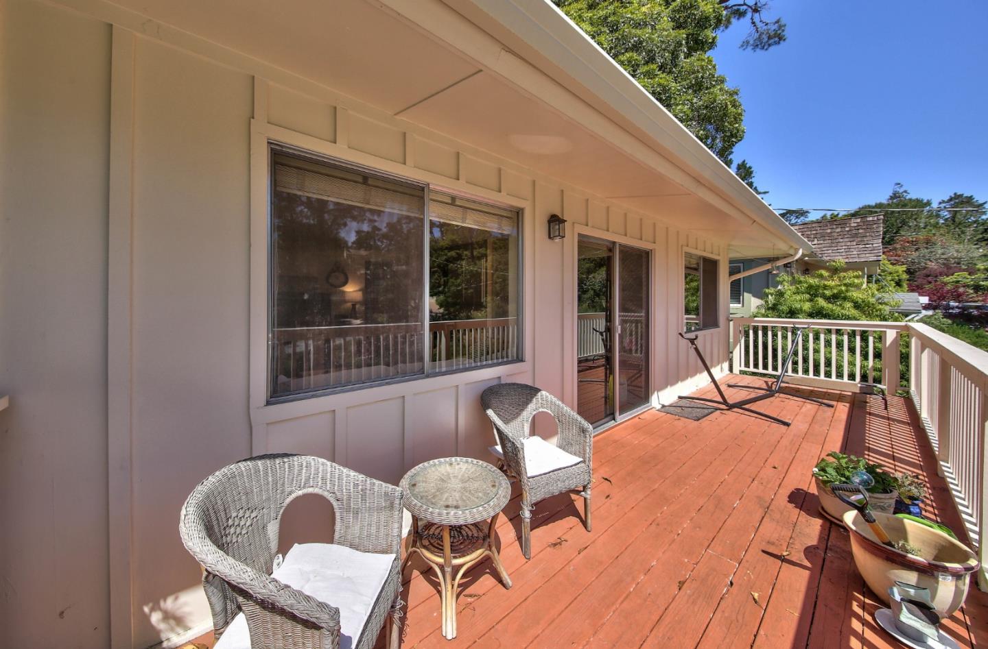 0 Junipero 4 Nw 10th Avenue Carmel, CA 93921 - Photo 5 of 22 a outdoor space with a seating space