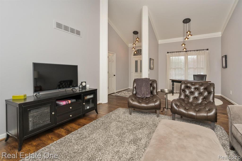 1214 Valley Circle, Unit 9 Rochester Hills, MI 48309 - Photo 9 of 29