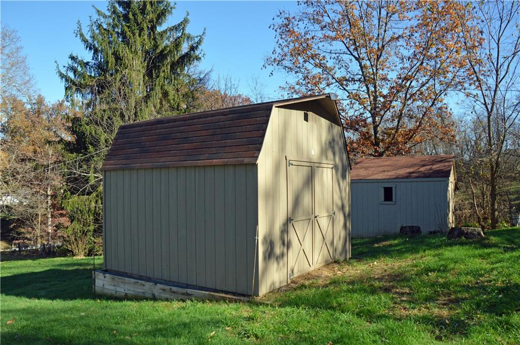 142 Ctr Lp Road Jefferson, PA 15344 - Photo 13 of 18