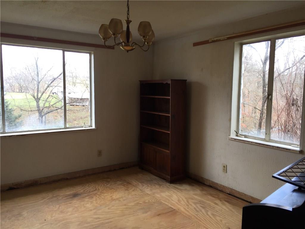 142 Ctr Lp Road Jefferson, PA 15344 - Photo 14 of 18