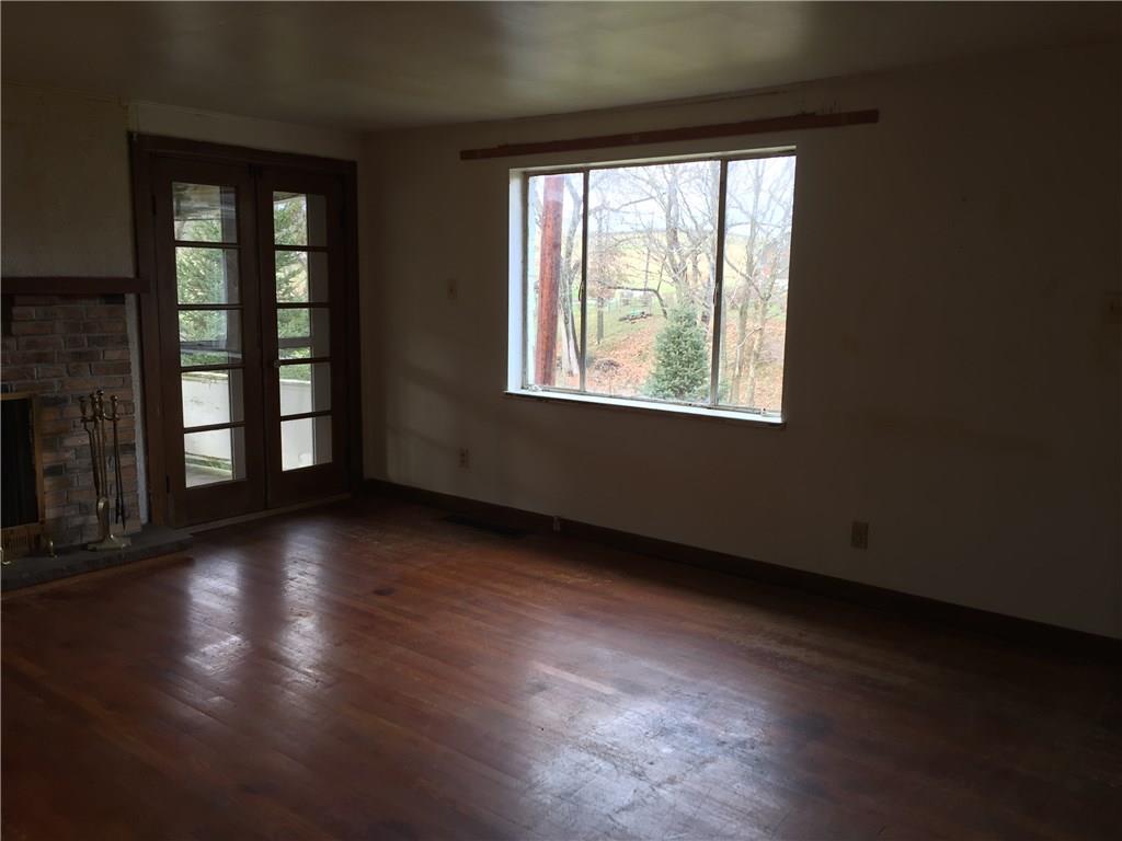 142 Ctr Lp Road Jefferson, PA 15344 - Photo 16 of 18