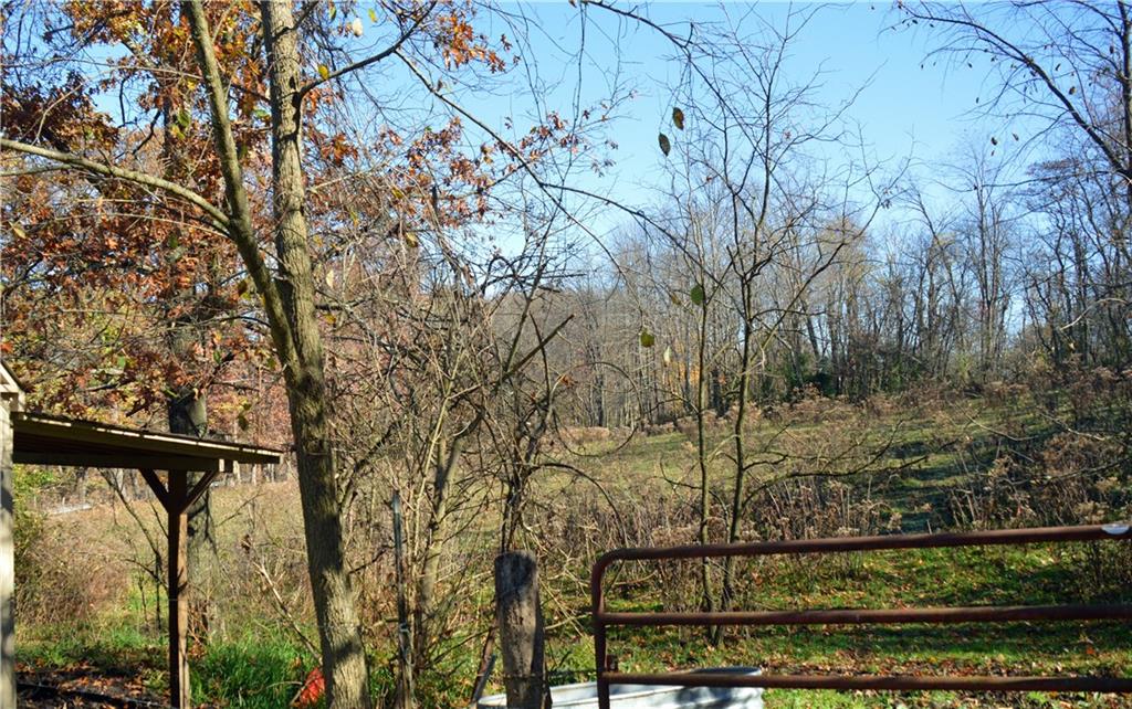 142 Ctr Lp Road Jefferson, PA 15344 - Photo 5 of 18
