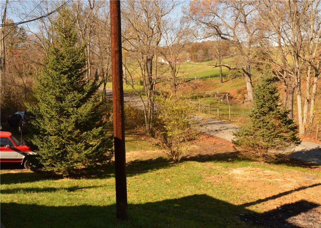 142 Ctr Lp Road Jefferson, PA 15344 - Photo 6 of 18