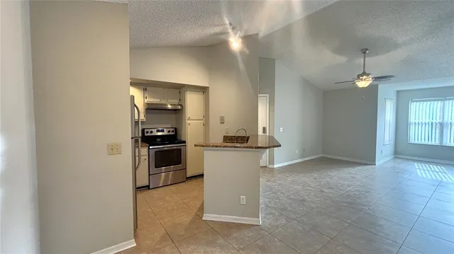 $1,695 | 4528 Commander Drive, Unit 2031, Orlando, FL 32822