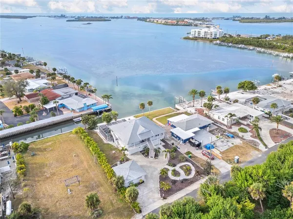 $1,390,000 | 1380 Aqua View Lane, Englewood, FL 34223