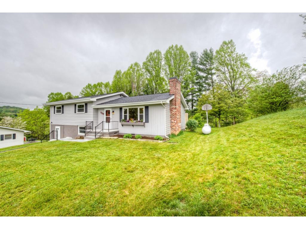 519 Cheyenne Road Bristol, VA 24201 - Photo 1 of 32 Photo 1