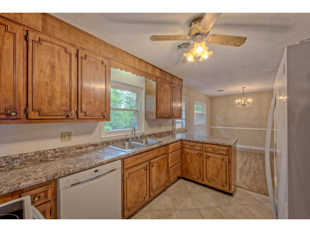 519 Cheyenne Road Bristol, VA 24201 - Photo 11 of 32 Photo 11