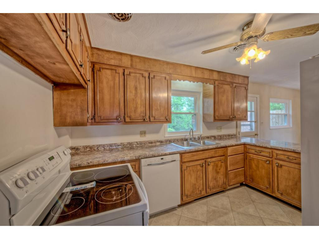 519 Cheyenne Road Bristol, VA 24201 - Photo 13 of 32 Photo 13