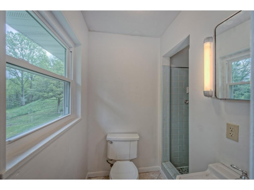 519 Cheyenne Road Bristol, VA 24201 - Photo 20 of 32 Photo 20