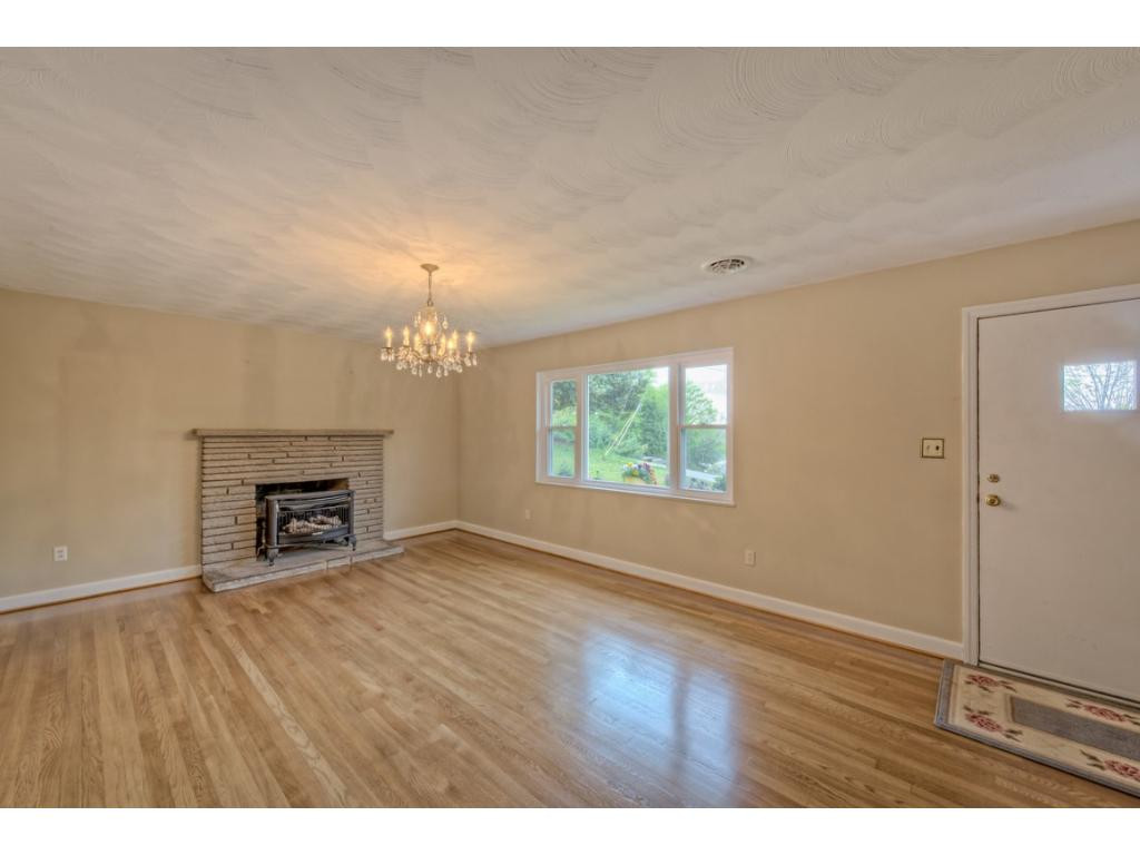 519 Cheyenne Road Bristol, VA 24201 - Photo 4 of 32 Photo 4