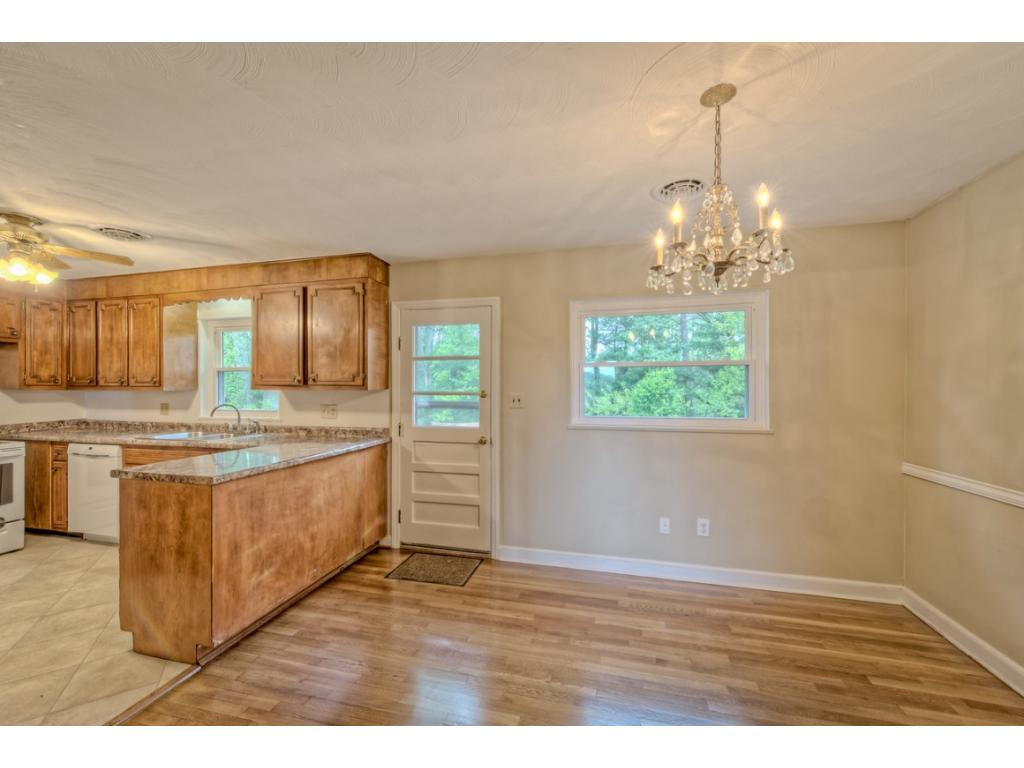 519 Cheyenne Road Bristol, VA 24201 - Photo 6 of 32 Photo 6