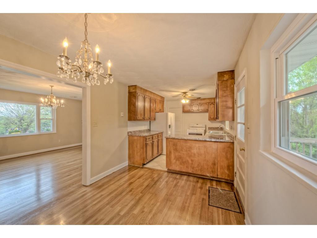 519 Cheyenne Road Bristol, VA 24201 - Photo 8 of 32 Photo 8