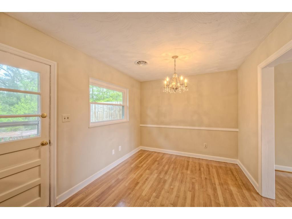 519 Cheyenne Road Bristol, VA 24201 - Photo 9 of 32 Photo 9