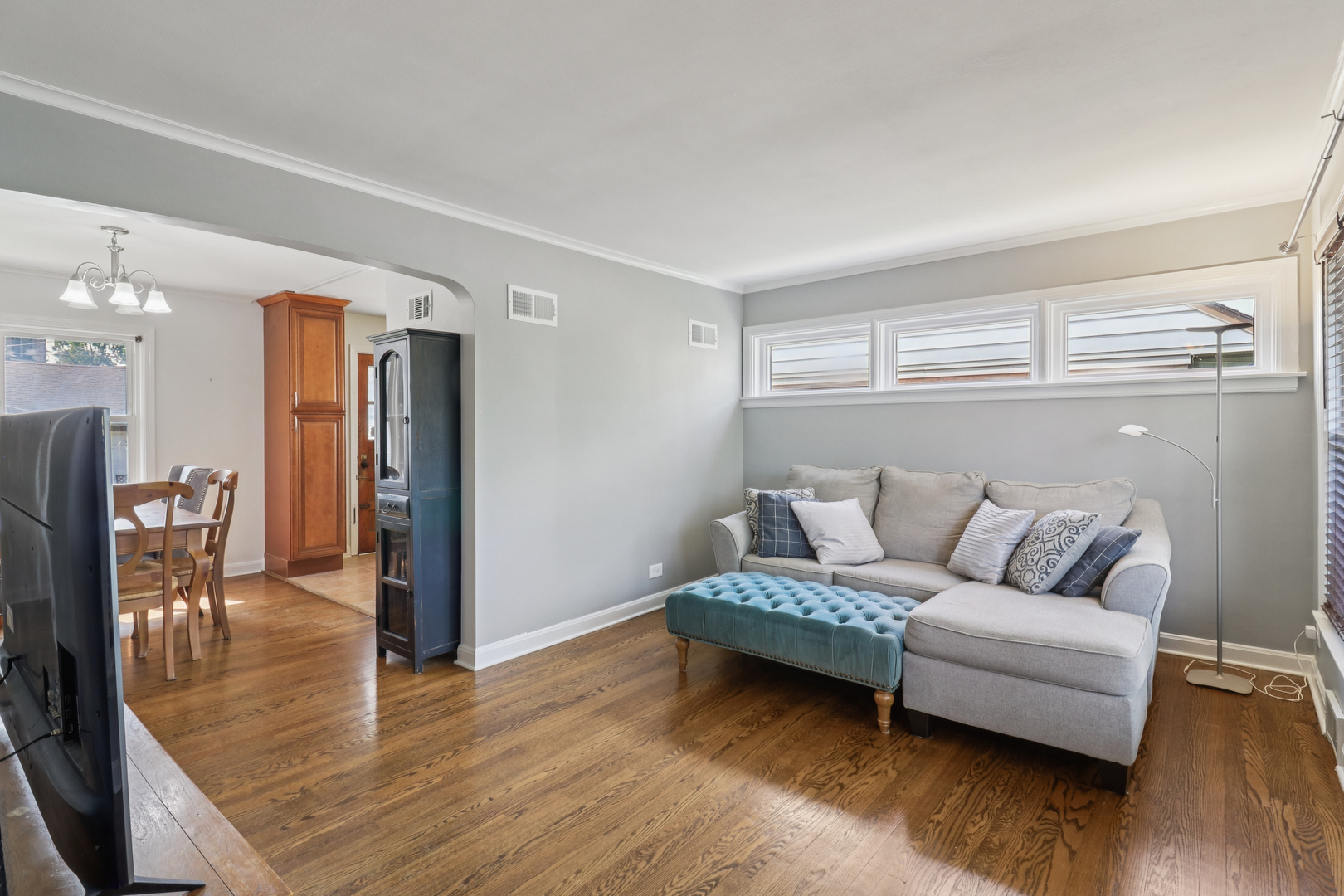 823 Rowe Avenue Park Ridge, IL 60068 - Photo 6 of 37 Gallery Image 6