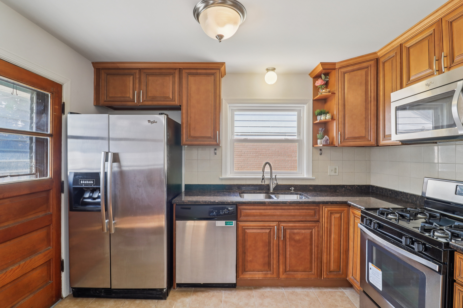 823 Rowe Avenue Park Ridge, IL 60068 - Photo 10 of 37 Gallery Image 10